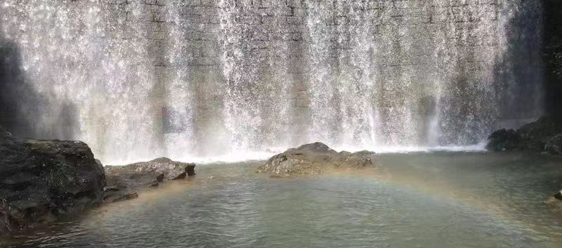 大峡谷彩虹瀑