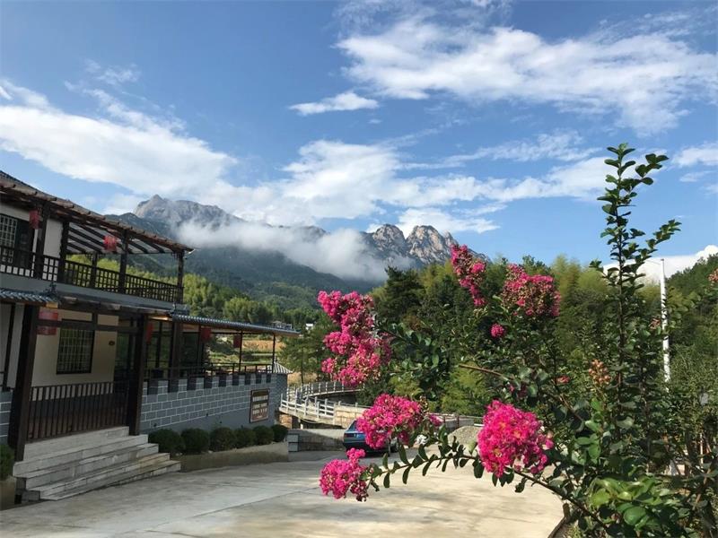 一汪情深——记潜山之子瀑布